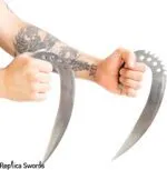 Riddick Saber Claws Knife Life Size Metal Replica